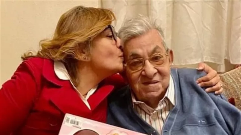 أحدث ظهور للفنان فاروق فلوكس في عيد ميلاد ابنته