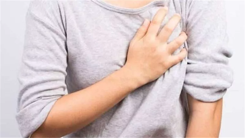 أنواع آلام الثدي وأسبابها المحتملة بخلاف السرطان
