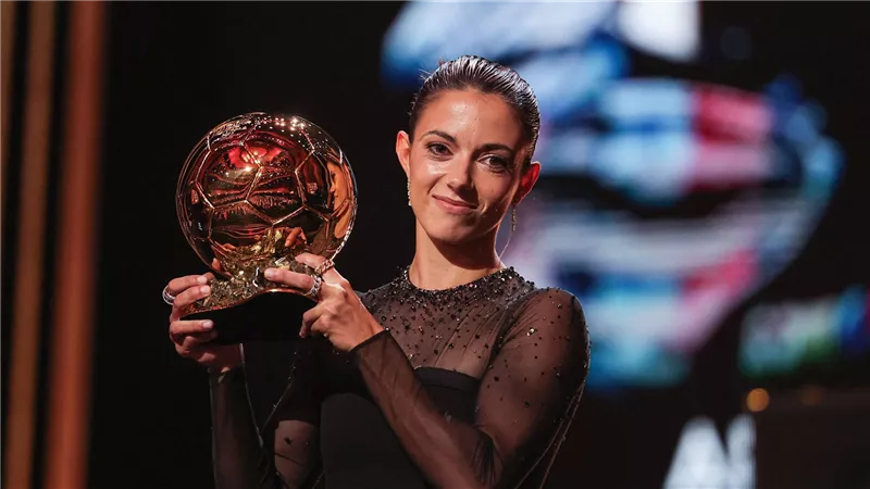 الكرة الذهبية.. آيتانا بونماتي تحصد جائزة أفضل لاعبة في العالم 2024