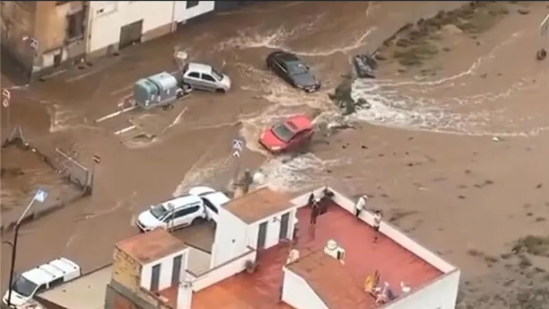 بسبب إعصار دانا.. تأجيل مباراة فالنسيا بكأس ملك إسبانيا