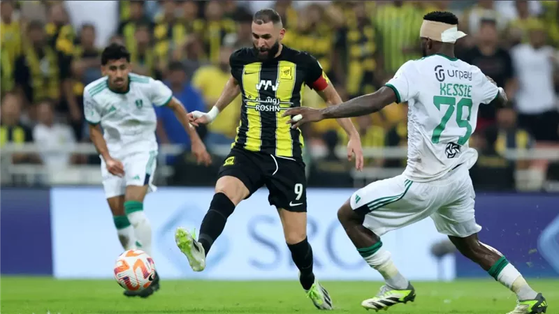 الاتحاد يتلقى ضربة موجعة قبل مواجهة الأهلي في قمة الدوري السعودي