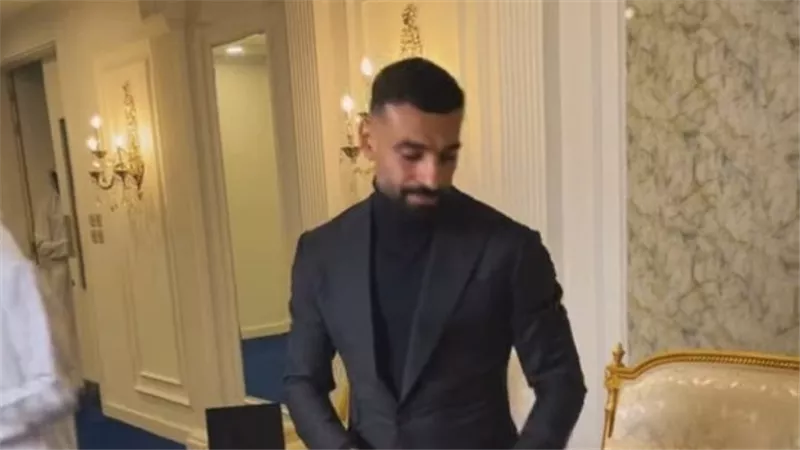 محمد صلاح في لقاء استثنائي بمعرض الشارقة للكتاب.. ويكشف الكتب التي ألهمته