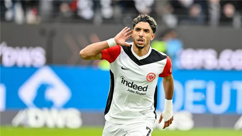 عمر مرموش يقود آينتراخت فرانكفورت لفوز صعب على سانت باولي بالدوري الألماني