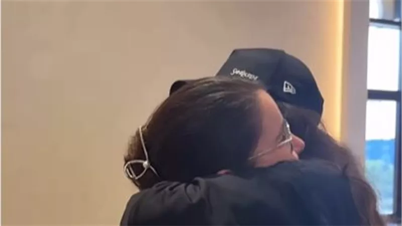 القصة الكاملة لبكاء شام الذهبي بعد زيارة بسمة بوسيل لها في عيادتها.. كيف تفاعل نجوم الفن والمشاهير؟