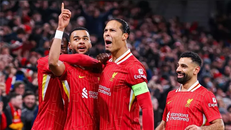 ليفربول يحقق فوزا مثيرا على مانشستر سيتي في قمة الدوري الإنجليزي.. ويطير بالصدارة