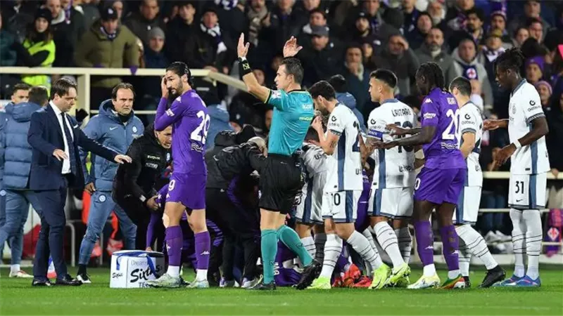 إلغاء مباراة إنتر ميلان وفيورنتينا بالدوري الإيطالي بعد سقوط إدواردو بوف