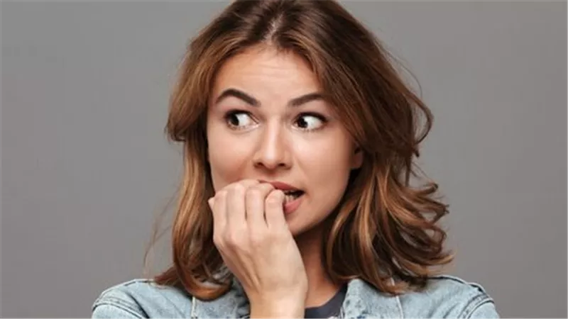 هل الإفرازات البنية تعتبر من الحيض؟.. تعرفي على 10 أسباب محتملة