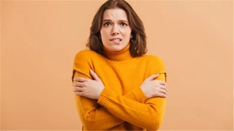أسباب قشعريرة الجسم.. 11 حالة صحية تسبب الارتعاش
