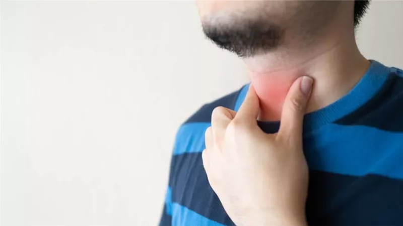 علاج التهاب الحنجرة في المنزل بـ 7 خطوات مهمة في الشتاء