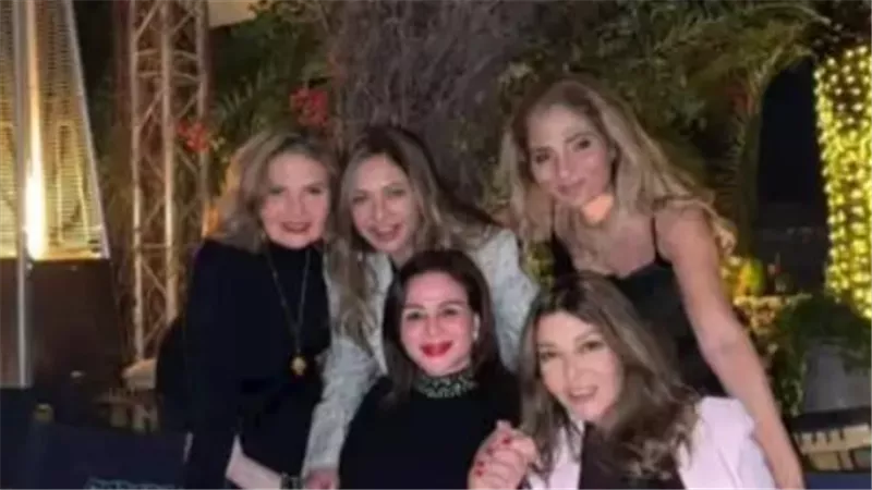 ليلى علوي ويسرا وإلهام شاهين.. نجمات الفن في عيد ميلاد النجمة سميرة سعيد