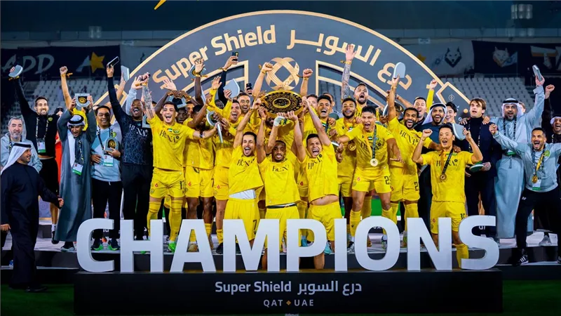 بأربع تتويجات.. أندية الإمارات تحتكر كأس السوبر الإماراتي القطري