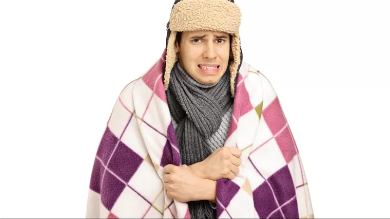 أسباب الشعور بالبرد طوال الوقت.. 6 عوامل مرضية يجب الانتباه لها