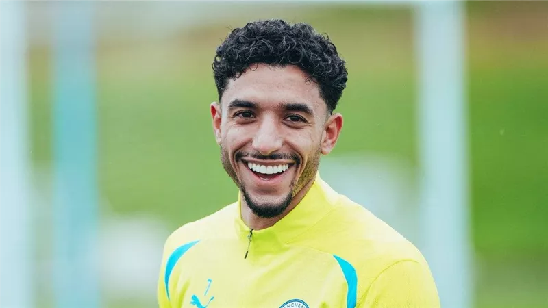 عمر مرموش يوجه رسالة إلى جماهير مانشستر سيتي