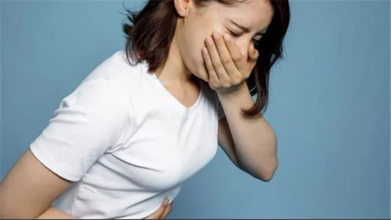 10 نصائح للتقيؤ بشكل آمن في هذه الحالات