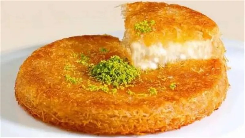 طريقة عمل الكنافة بالقشطة.. حلويات رمضان بأبسط الطرق