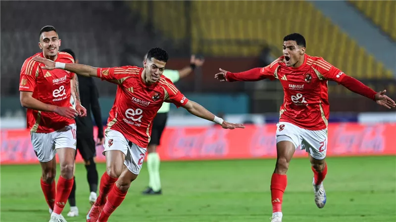 الأهلي يقتنص صدارة الدوري المصري 