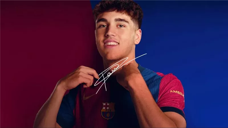 رسميا.. برشلونة يعلن تمديد عقد ب أو كوبارسي