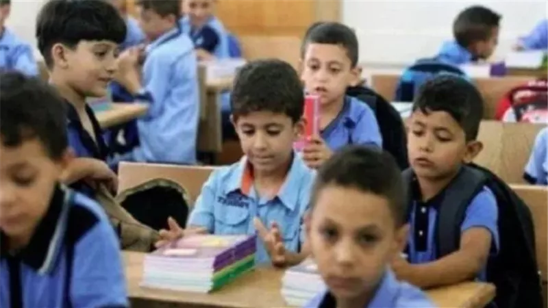 آلية تنفيذ التقييمات الأسبوعية في المدارس
