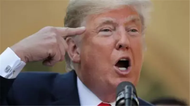 ترامب يمدد حالة الطوارئ الأمريكية بشأن ليبيا لمدة عام آخر