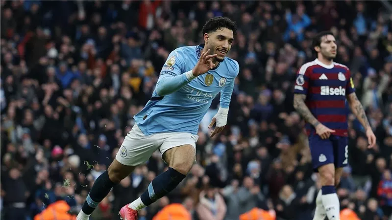 بفضل عمر مرموش.. إيدرسون يحقق رقمًا تاريخيًا في الدوري الإنجليزي
