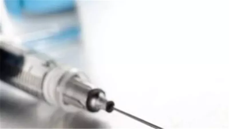 فهل تؤثر هذه الإبر على الصيام؟ وهل هناك فرق بين الإبر المغذية والإبر العلاجية؟