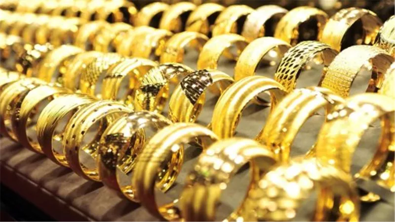 سعر الذهب اليوم الإثنين 3-3-2025.. عيار 21 دون مصنعية بـ 4070 جنيها