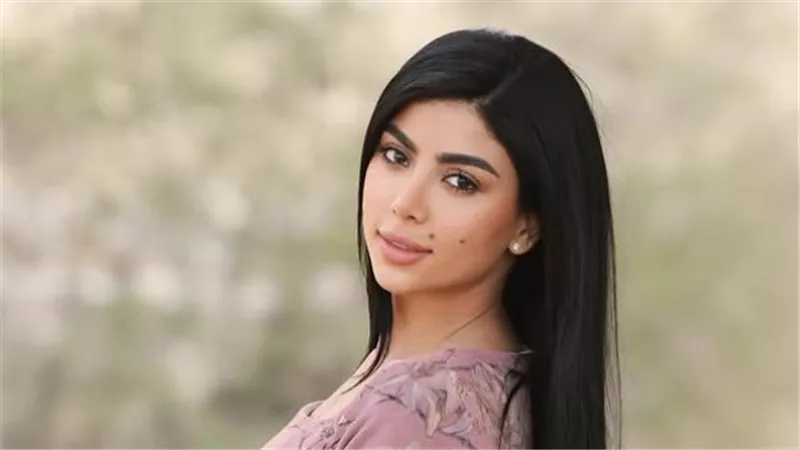  كارولين عزمي تخطف الأنظار بجمالها وتألقها خلال كواليس مسلسل 
