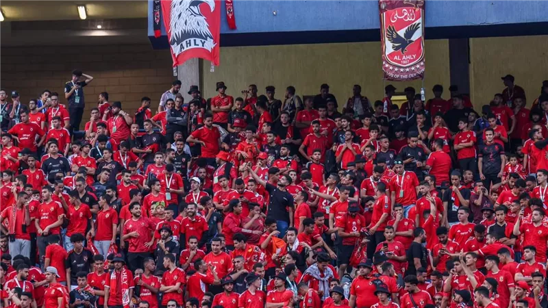 جماهير الأهلي تدعم نجم الزمالك السابق برسالة رائعة (صورة)
