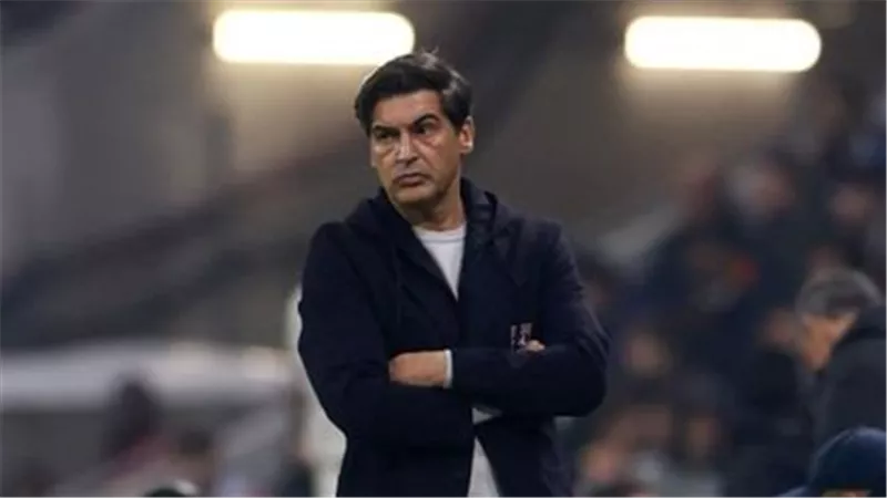 لسوء السلوك.. الاتحاد الفرنسي يوقف مدرب ليون 9 أشهر