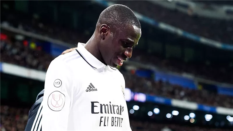 شرط وحيد لبقائه.. ريال مدريد يفكر في الاستغناء عن فيرلاند ميندي لكثرة الإصابات