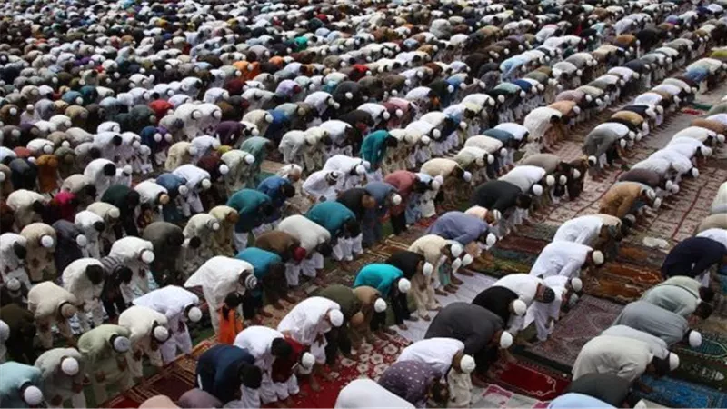 ساحات ومساجد صلاة عيد الفطر في الجيزة 2025