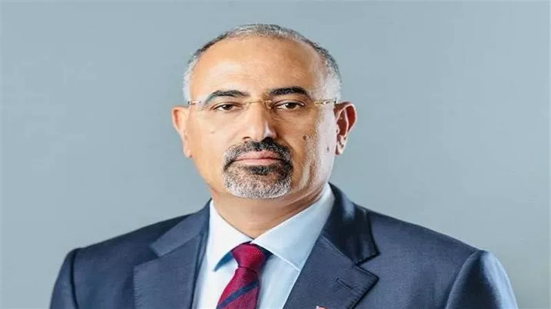  الزُبيدي يعزي المقدم وضاح محمد قحطان بوفاة ابن أخيه
