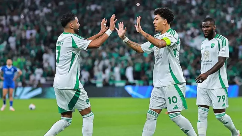 الأهلي يسحق الهلال بثلاثية ويتأهل لنهائي دوري أبطال آسيا