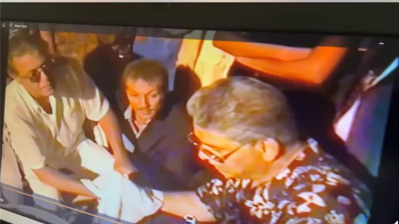 شاهد.. بوسى شلبى تنشر مقاطع من عقد قرانها على الفنان محمود عبد العزيز (فيديو وصور)