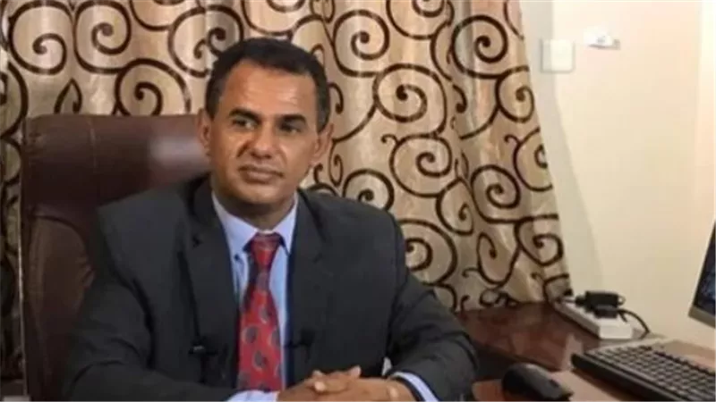  منصور صالح عن عبدالعزيز الشيخ: صوت المقاومة الجنوبية الصادح 
