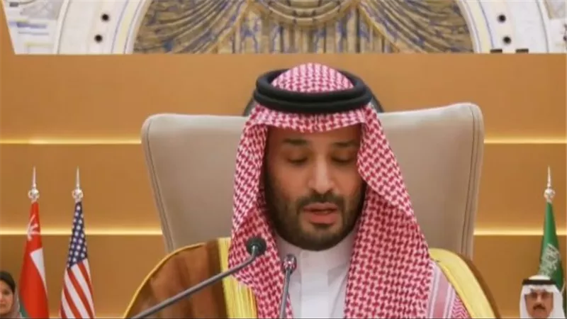 ولي العهد السعودي يرحب بإجراءات احتواء الأحداث الأخيرة فى سوريا