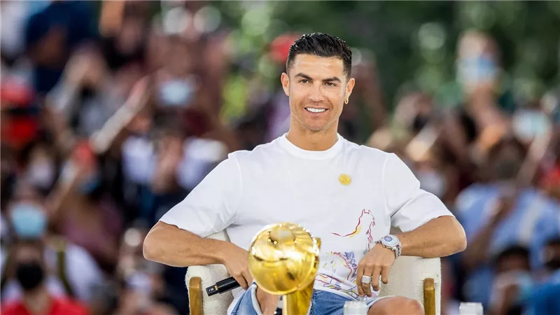 رونالدو يستعد لافتتاح نادٍ خاص في مدريد قبل نهاية 2025