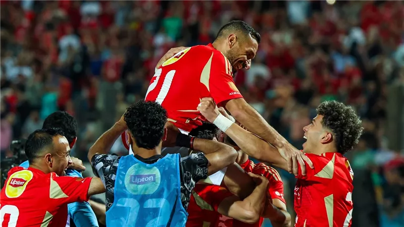 الأهلي يتوج بلقب الدوري المصري للمرة 45 في تاريخه