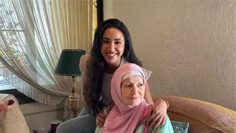أول تعليق من آية سماحة بعد الصلح مع مشيرة إسماعيل