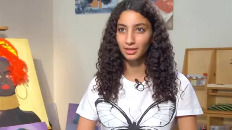 لي لي أحمد حلمي تخطف الأنظار وفيلم جديد يعيد والدها إلى صدارة البطولة السينمائية