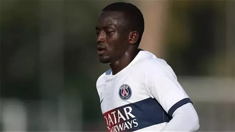 مانشستر سيتي يخطف جوهرة باريس سان جيرمان مجانا