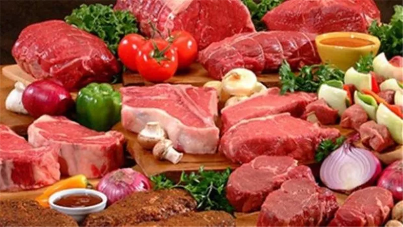 مواصفات اللحوم الحمراء الطازجة وكيفية تحضيرها بأمان في العيد