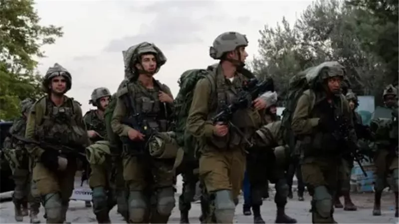 قوات الاحتلال الإسرائيلى تقتحم قرية حوسان وتداهم منازل الفلسطينيين غرب بيت لحم