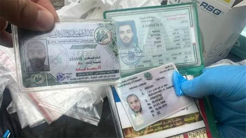 الاحتلال يزعم العثور على جثمان محمد السنوار.. وينشر متعلقاته (صور)