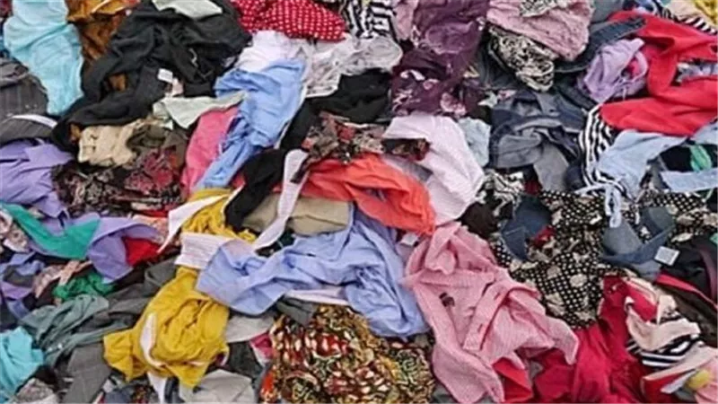 تفسير رؤية الملابس القديمة في المنام للمتزوجة