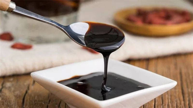 فوائد العسل الأسود.. 12 فائدة صحية لن تتخيليها
