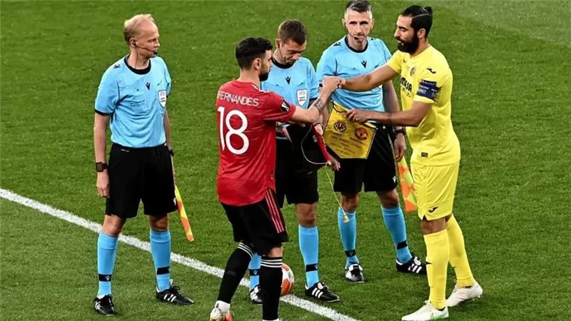 لخفض التكاليف.. مانشستر يونايتد يتخذ قرارًا غريبًا بالتخلي عن 