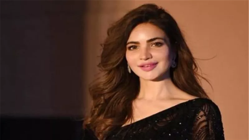 9 شهور دون أن يلاحظ أحد.. تفاصيل صادمة في وفاة الفنانة الباكستانية همايرا أصغر