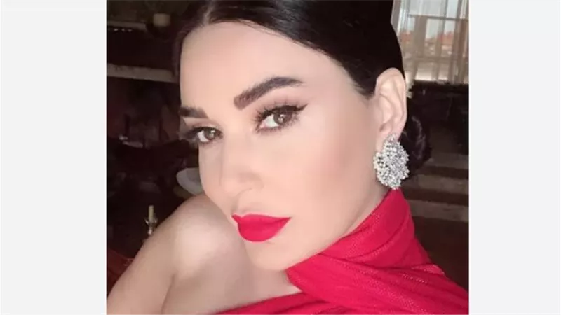  تفاعل واسع من الجمهور مع إطلالاتها الجديدة.. سيرين عبد النور.. أيقونة فنية متجددة