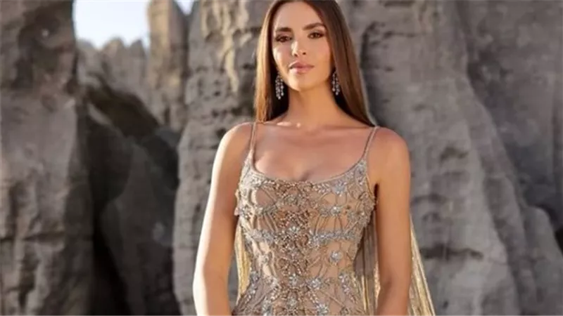 زين قطامي.. مكياج ناعم وتسريحة تنطق بالأناقة.. قصة حب تكللت بزفاف ملكي